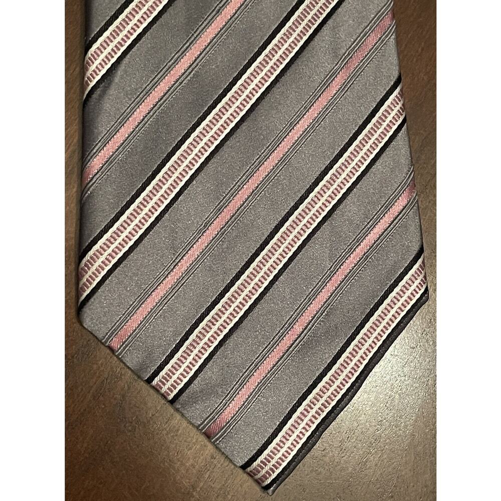 Geoffrey Beene Pink Gray Hand Made 100% Silk Men’s Neck Tie Made In China